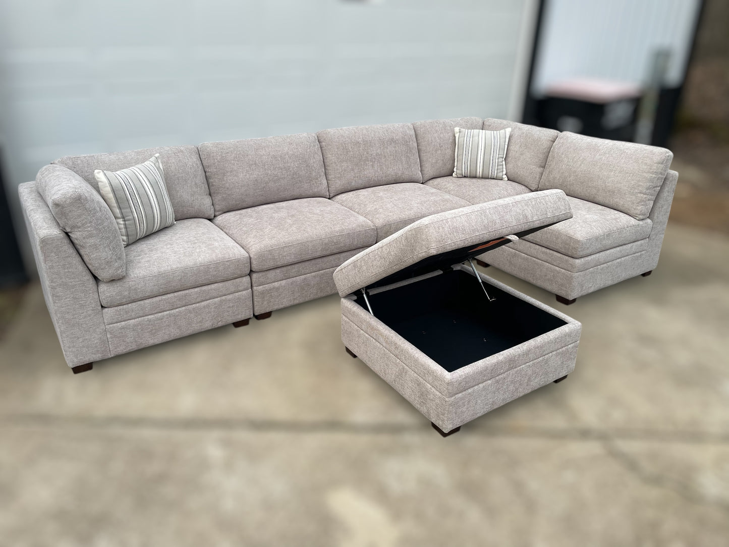 Thomasville Tisdale 6-Piece Sectional – Taupe (Costco)