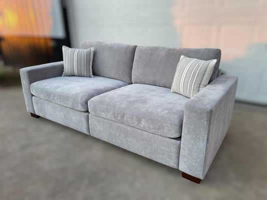 Henredon Skye Sofa w/ Dual Power Footrests β Costco