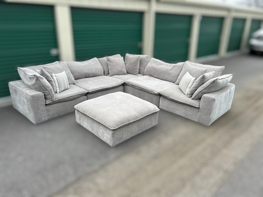 Sereen Sectional (Aiden & Ivy)