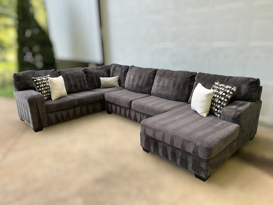 Ashley Ballinasloe 3-Piece Sectional
