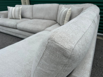 Derry Fabric Sectional (Aiden & Ivy)