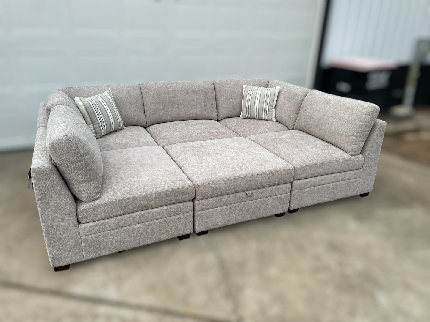 Thomasville Tisdale 6-Piece Sectional – Taupe (Costco)