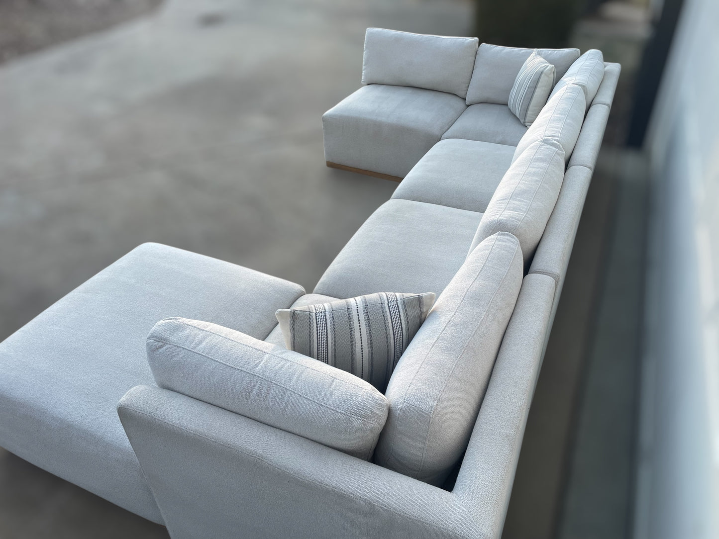 Henredon Murphy Fabric Modular Sectional w/ Ottoman – Costco