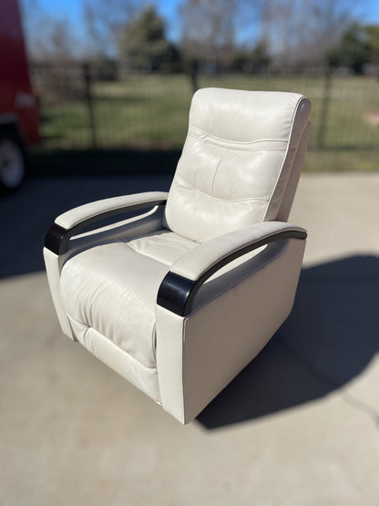 Canmore Leather Power Recliner with Power Headrest & USB - Costco
