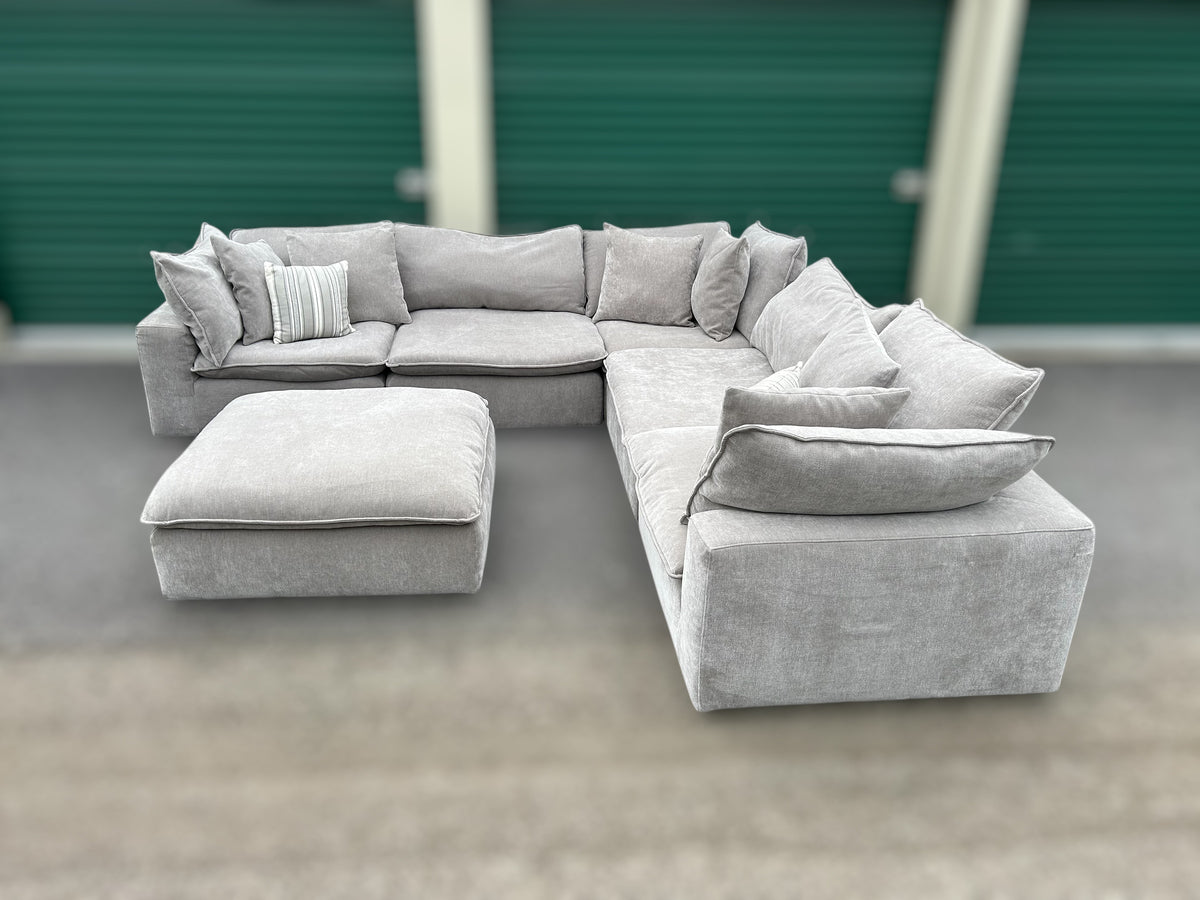 Sereen Sectional (Aiden & Ivy)