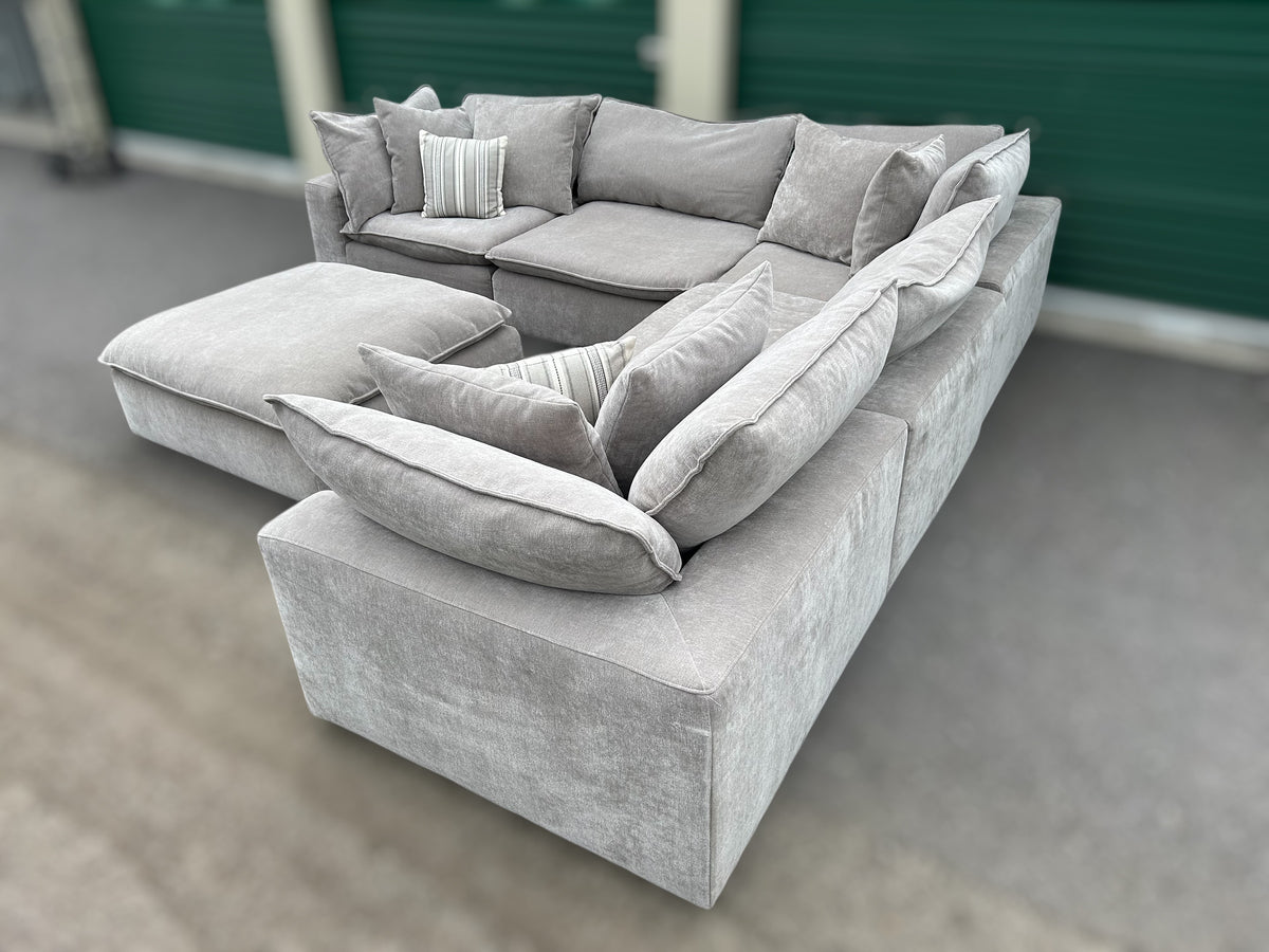Sereen Sectional (Aiden & Ivy)