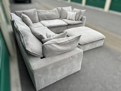 Sereen Sectional (Aiden & Ivy)
