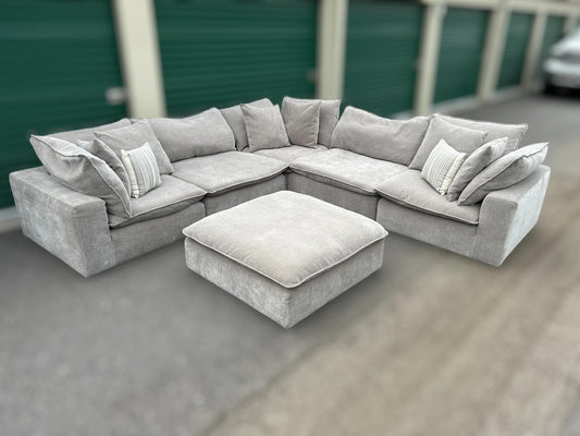 Sereen Sectional (Aiden & Ivy)