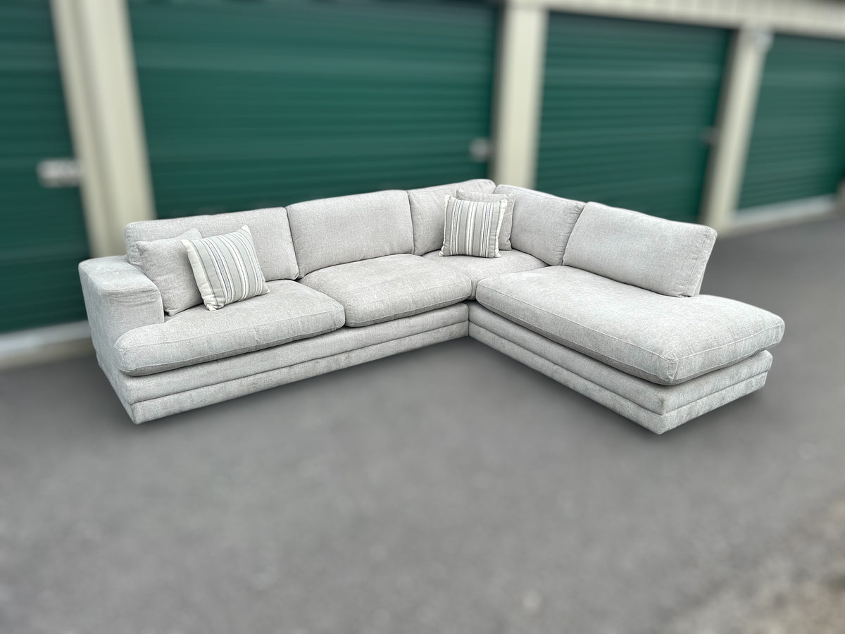 Derry Fabric Sectional (Aiden & Ivy)