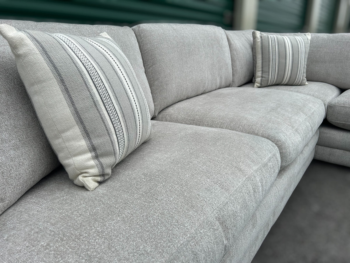 Derry Fabric Sectional (Aiden & Ivy)