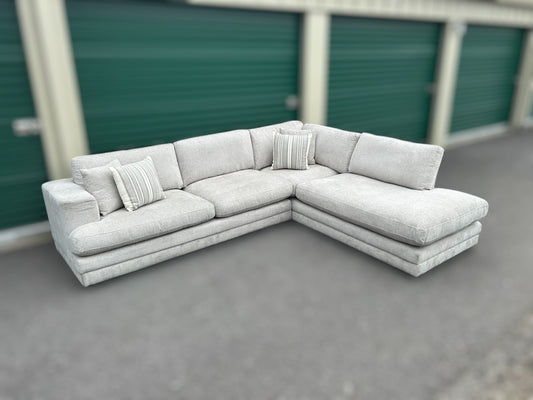 Derry Fabric Sectional (Aiden & Ivy)
