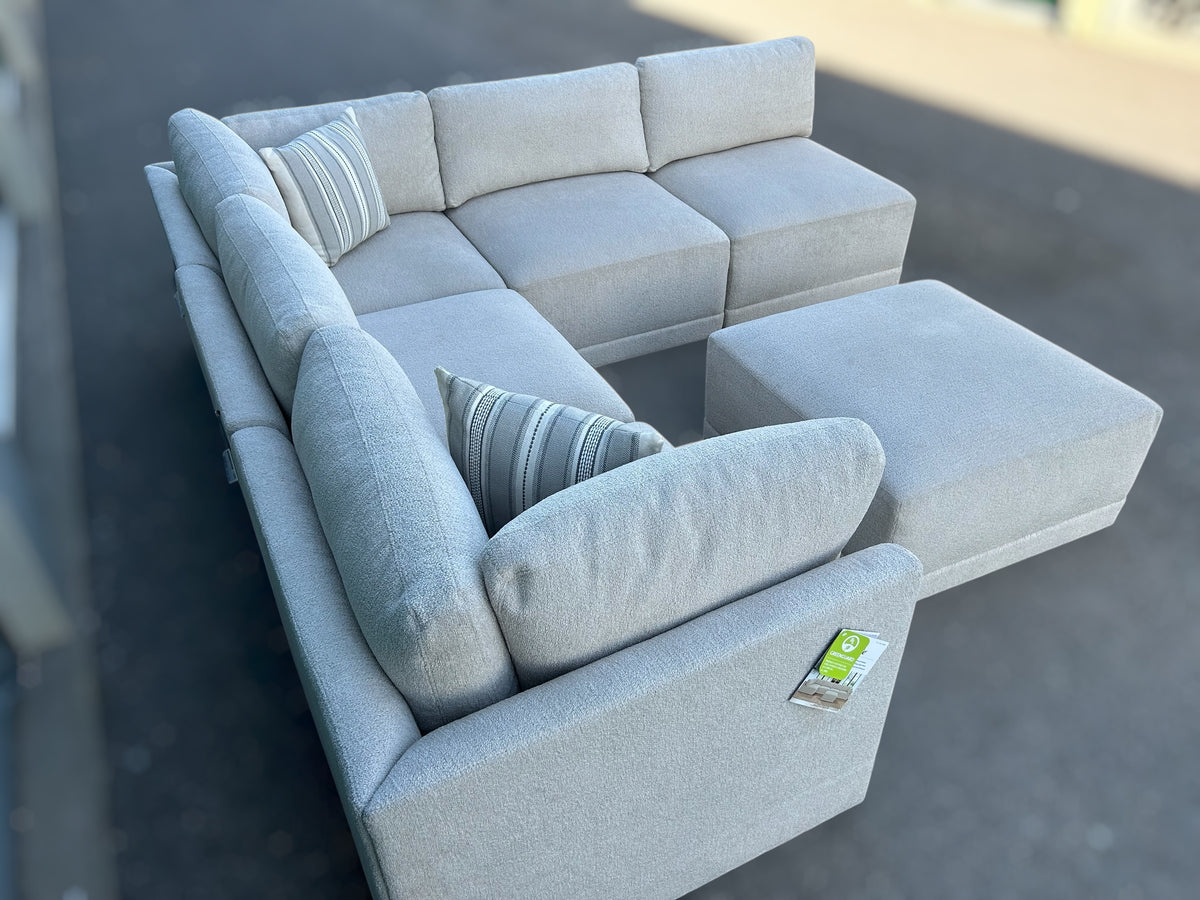 Thomasville Fallon 6-Piece Modular Sectional w/ Ottoman (Cream)