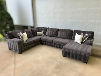 Ashley Ballinasloe 3-Piece Sectional