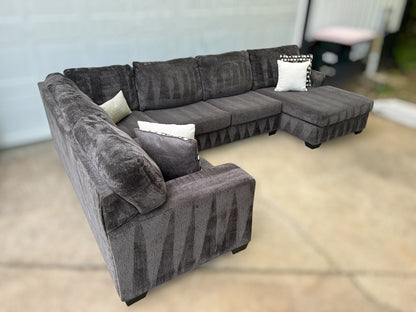 Ashley Ballinasloe 3-Piece Sectional
