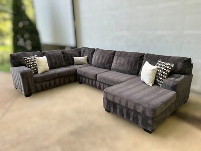 Ashley Ballinasloe 3-Piece Sectional